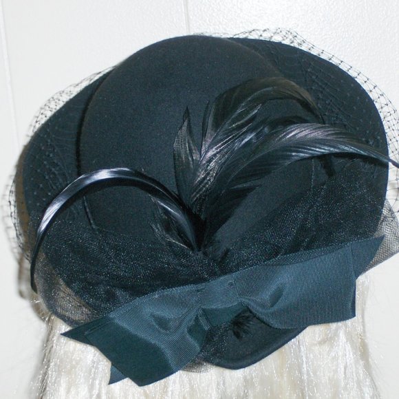 Lancaster Women's Black Hat with Feathers and Netted Felted Wool - Picture 3 of 15